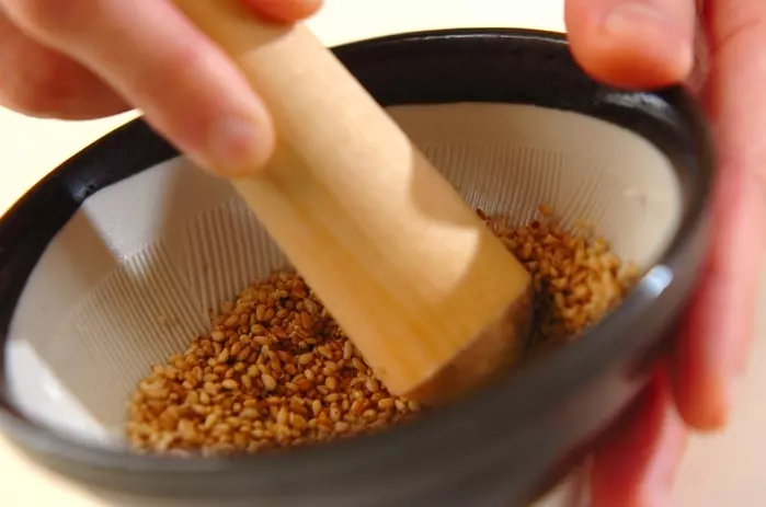 丸麩とキュウリのゴマ酢和えの作り方3