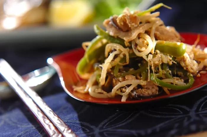 モヤシとピーマンのソース炒め