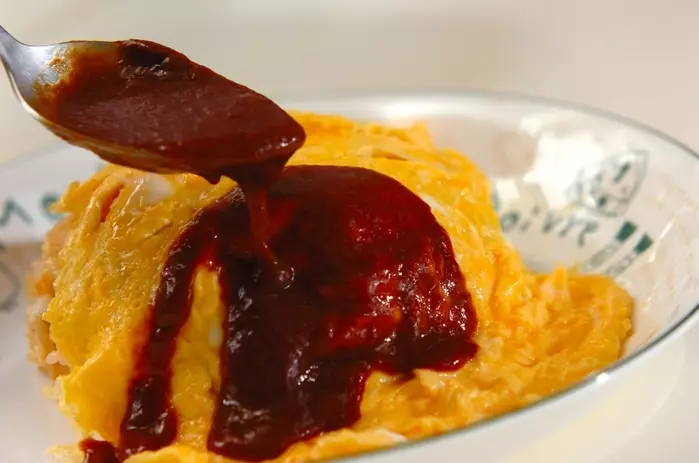 簡単!自家製デミグラスソースのオムライス by杉本 亜希子さんの作り方4