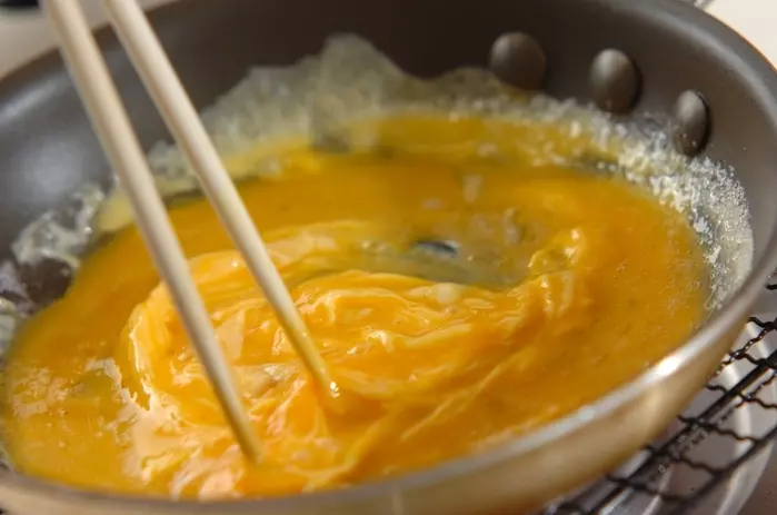 簡単!自家製デミグラスソースのオムライス by杉本 亜希子さんの作り方3