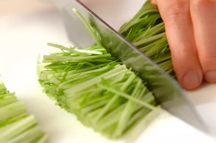 シャキシャキ水菜のサラダの下準備1