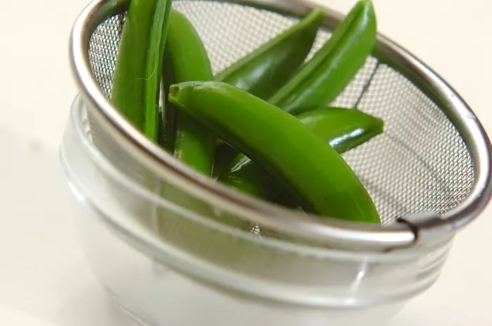 スナップエンドウのチリマヨ添えの作り方1