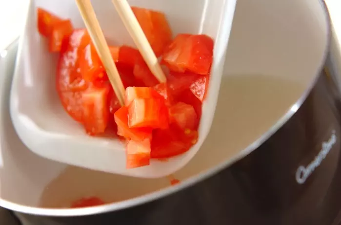 トマトとザーサイの卵スープの作り方1