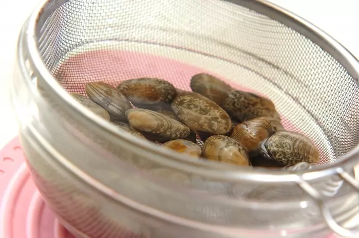 アサリのシンプルお吸い物の下準備1