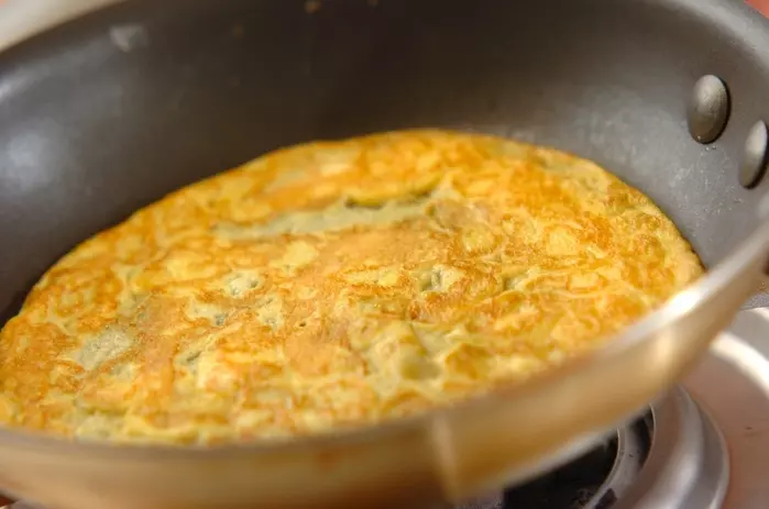 お箸が止まらない定番丼!鶏そぼろ丼 by 杉本 亜希子さんの下準備1