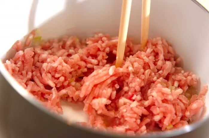 お箸が止まらない定番丼!鶏そぼろ丼 by 杉本 亜希子さんの作り方1