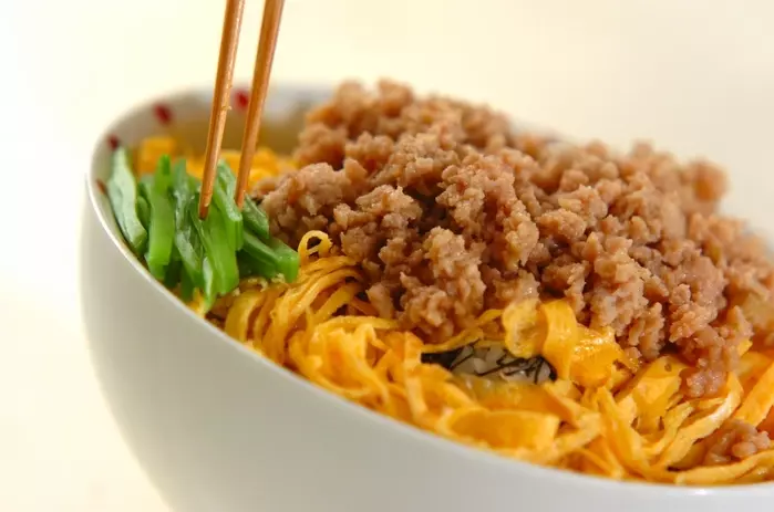 お箸が止まらない定番丼!鶏そぼろ丼 by 杉本 亜希子さんの作り方3