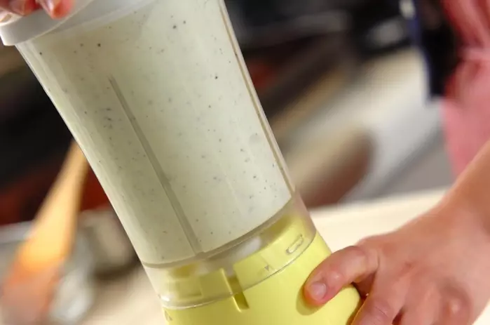 キウイヨーグルトドリンクの作り方1