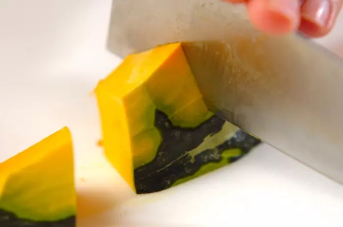 カボチャと豆の甘煮の下準備1