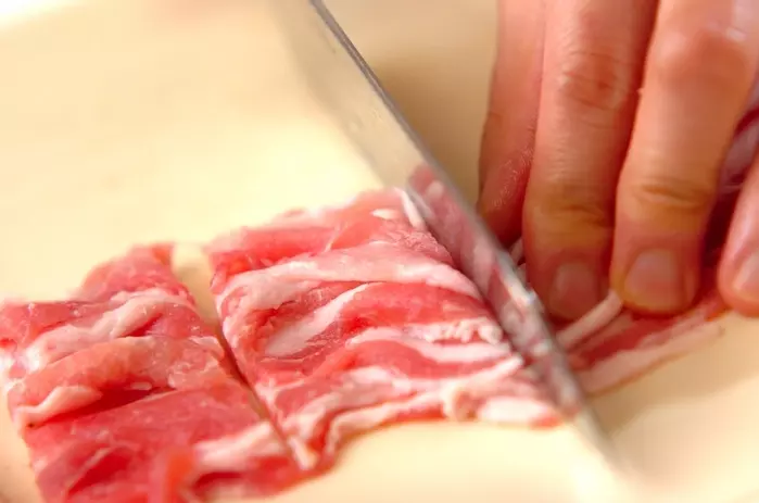 豚キムオムレツの下準備1