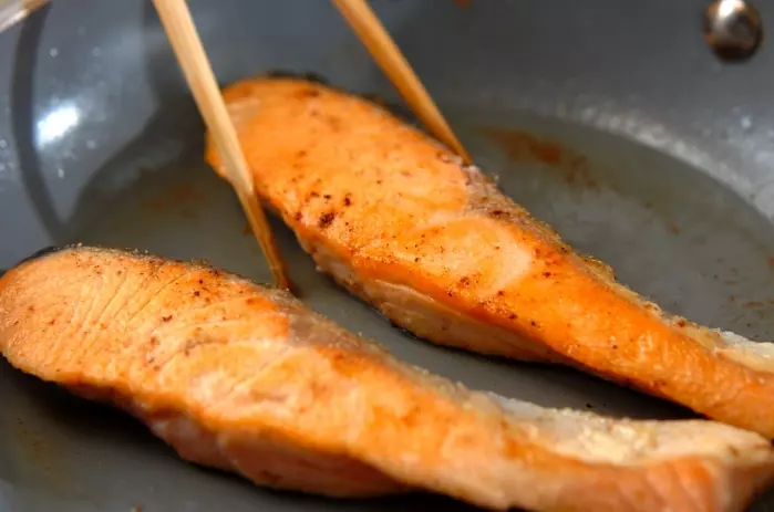 カレーソースがけサーモンソテーの作り方2