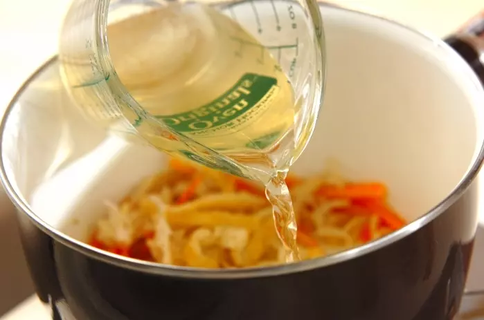 切干し大根のピリ辛煮の作り方1