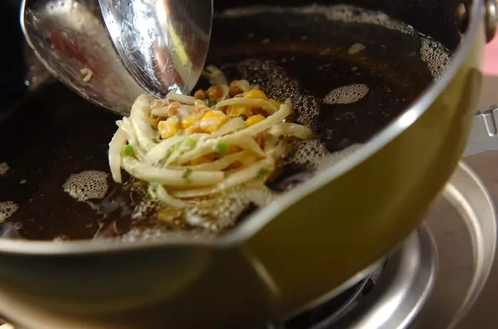 納豆とコーンのかき揚げの作り方3