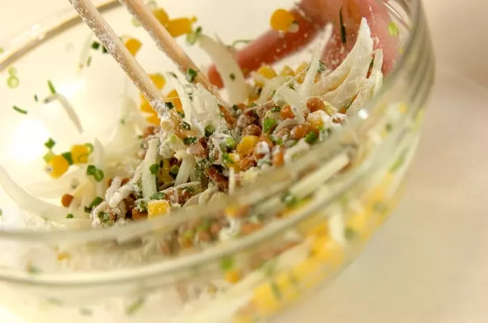 納豆とコーンのかき揚げの作り方2