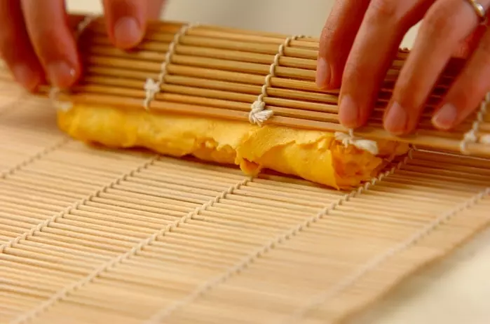 定番だし巻き卵の作り方4