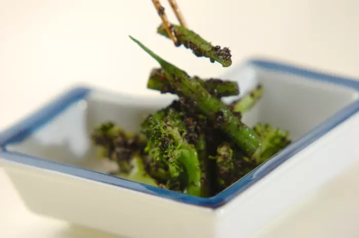 ゆでブロッコリーのゴマ汚しの作り方2