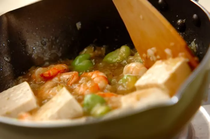 エビと豆腐の塩炒めの作り方3