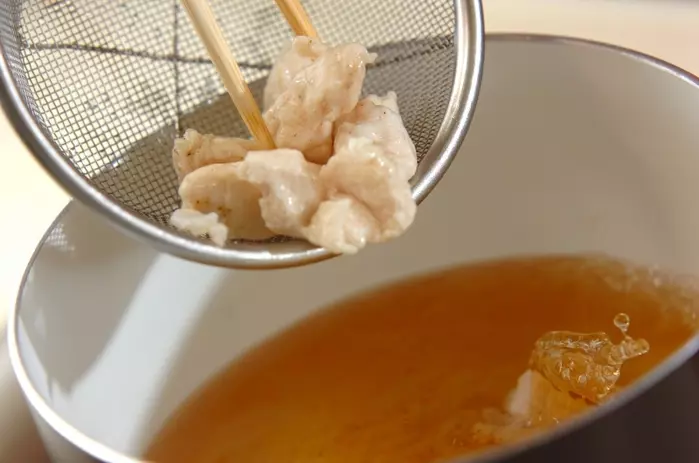 ささ身とワカメのスープの作り方1