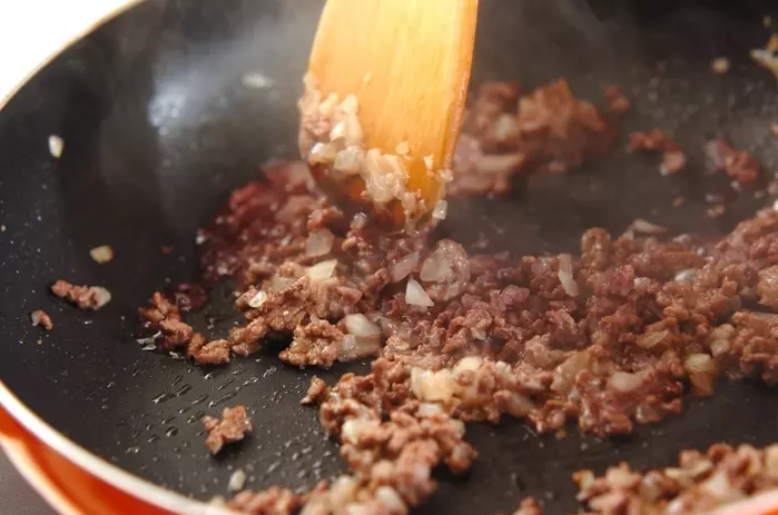 牛ひき肉のコロッケの作り方2