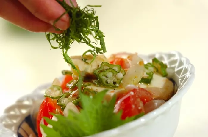 トマトとオクラのサラダの作り方2