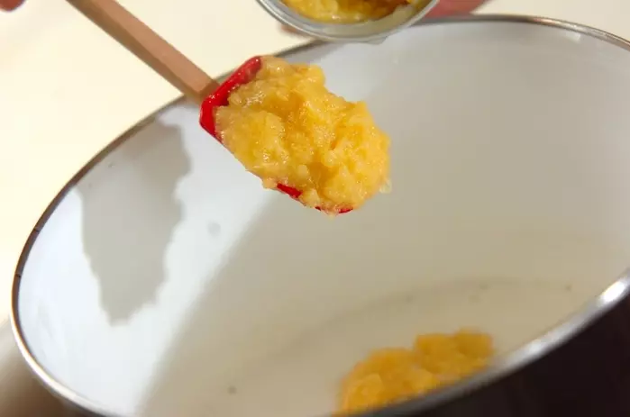 ハム入りクリームコーンスープの作り方1