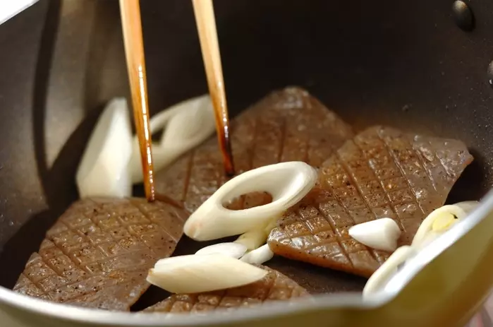 コンニャクの炒め煮の作り方1