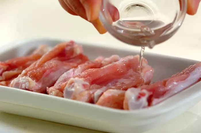 鶏手羽中の簡単グリル塩焼き やみつき旨みたっぷり by杉本 亜希子さんの下準備1