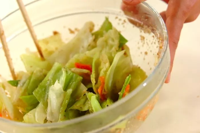 ゆでキャベツのゴマ酢和えの作り方2