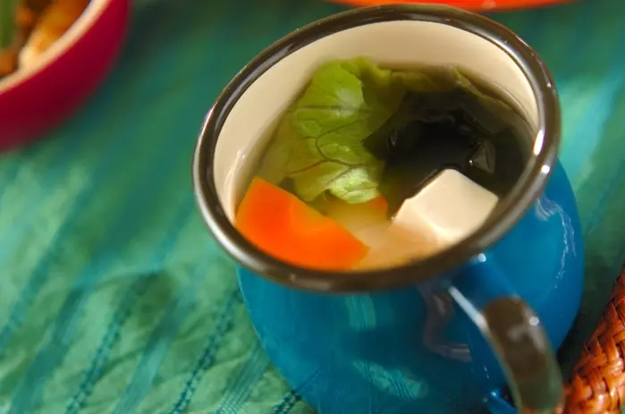 レタスのヘルシースープ