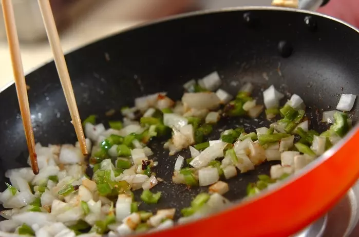 エビのエスニックチャーハンの作り方2