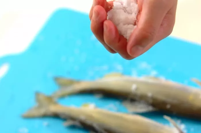 アユのシンプル塩焼きの作り方2