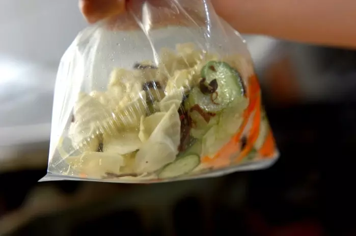 塩もみ野菜のミックス漬けの作り方1