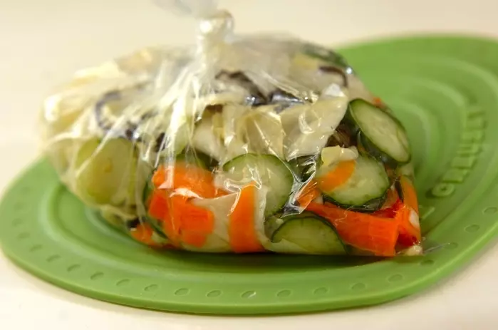 塩もみ野菜のミックス漬けの作り方2