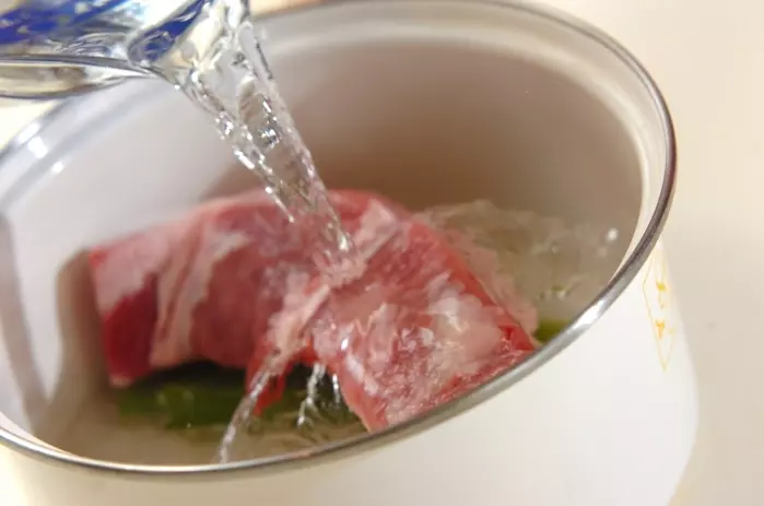 ガーリックダレ添えゆで豚の作り方1