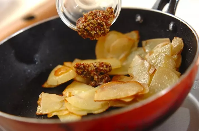 ジャガイモのマスタード炒めの作り方2