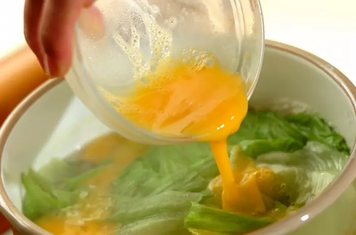 レタスのふんわり卵スープの作り方3