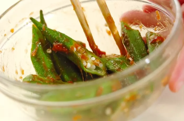 ゆでオクラの梅肉和えの作り方1