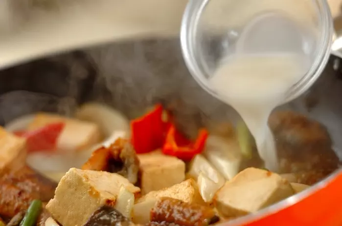 ウナギと豆腐の甘辛炒め煮の作り方3