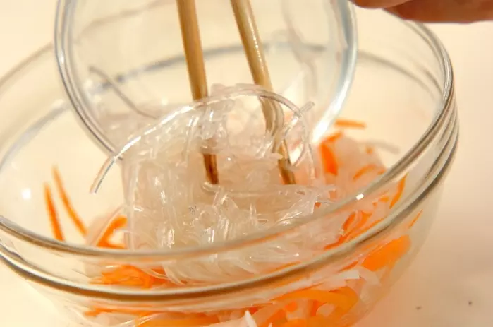 彩り春雨サラダの作り方2