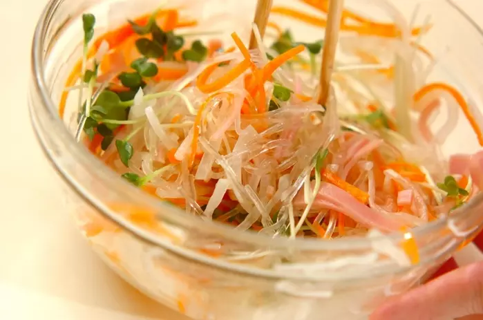 彩り春雨サラダの作り方3