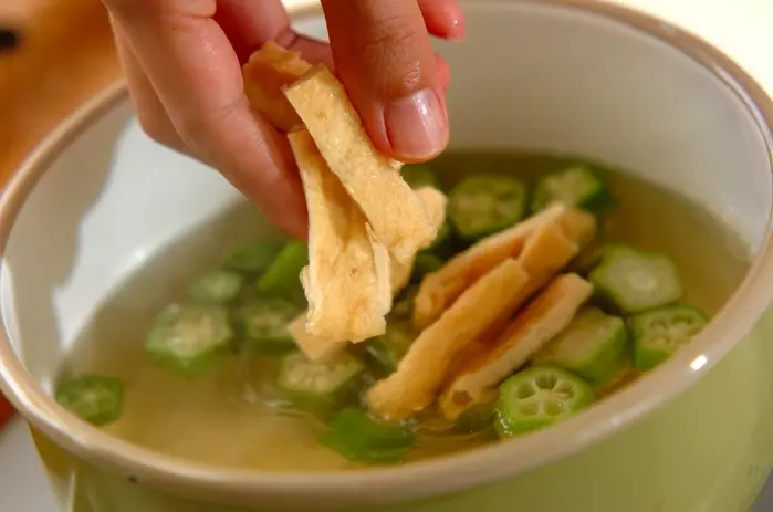 オクラと納豆のみそ汁の作り方1