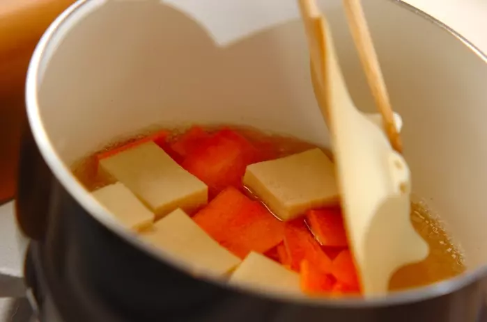 高野豆腐とワカメの炊き合わせの作り方1
