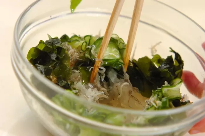 ジャコとキュウリのおろし和えの作り方1