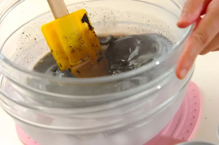 きな粉がけ黒ゴマプリンの作り方3