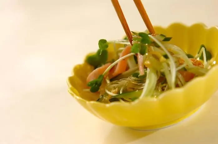 炒り卵とキュウリの中華春雨サラダの作り方2