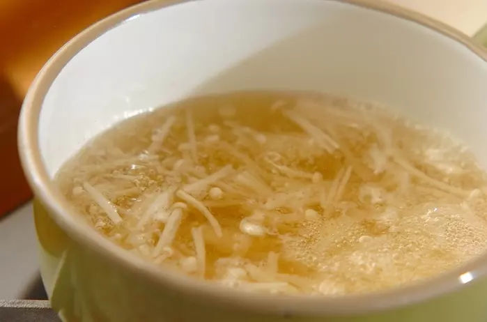 豆腐とエノキのみそ汁の作り方1