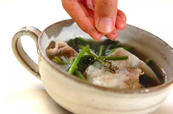 豚とホウレン草のスープの作り方3