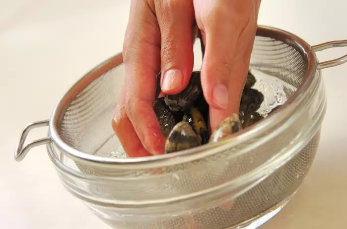 アサリのミネストローネの下準備1