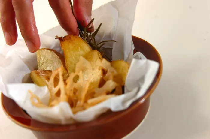 フライドポテトとレンコンチップスの作り方5