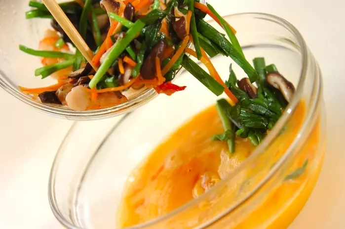 ふわとろやみつき！具だくさんニラ玉あんかけの作り方3